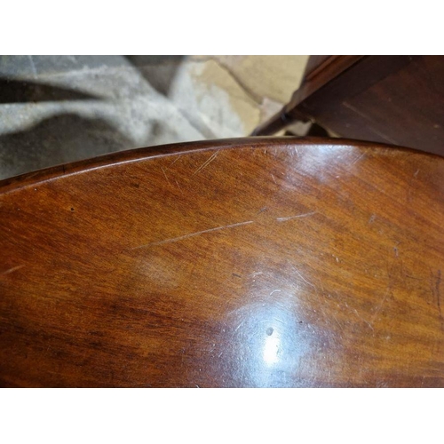 1160 - Late Georgian mahogany swingleg dining table of oval form, raised on cabriole legs with claw and bal... 