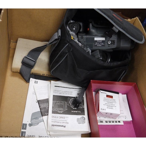 260 - Quantity of cameras and associated equipment to include Olympus Camedia C-720 ultra zoom digital cam... 