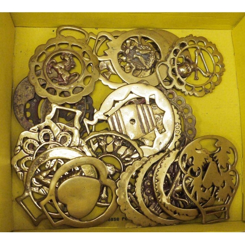 263 - Large quantity of Georgian and later horse brasses (1 box)