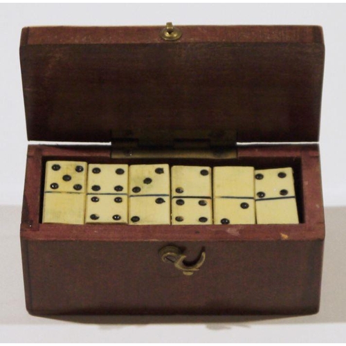 304 - Set of miniature dominoes in domino-pattern box with hinged lid, 8cm wide