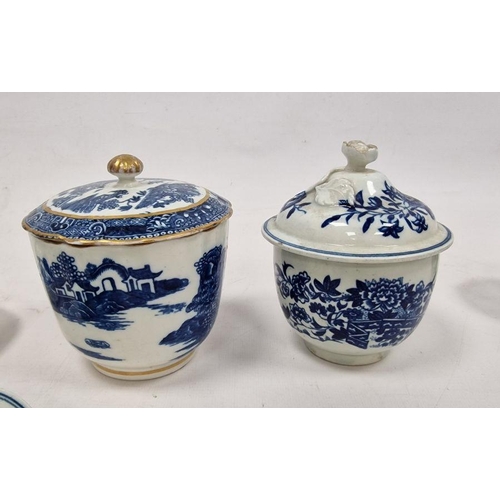 59 - Group of late 18th Century English blue and white porcelain, including: a Worcester Fence pattern su... 