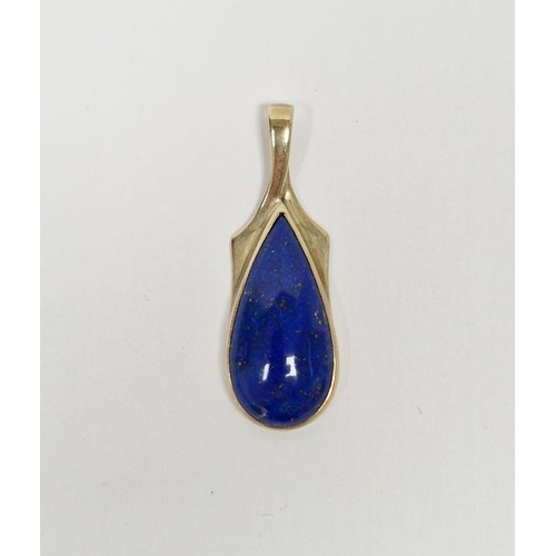 600 - 9ct gold and lapis lazuli pendant set single teardrop-pattern polished stone