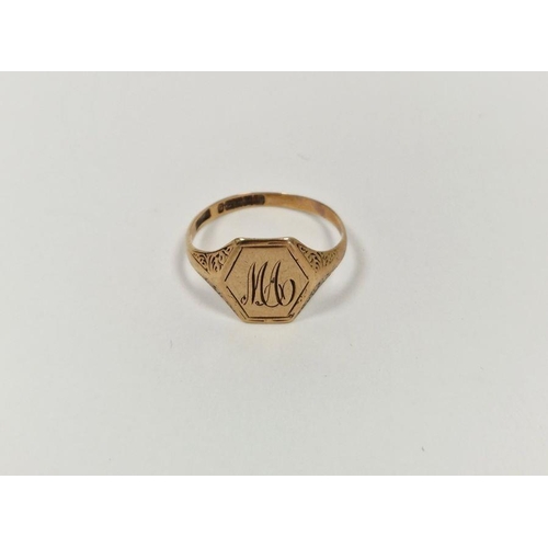 679 - 9ct gold signet ring, size J1/2