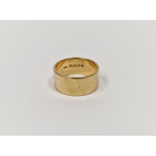 684 - 18ct gold wide wedding band, 9.6g approx.