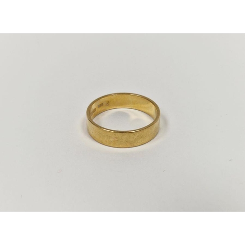 687 - 22ct gold wedding ring, 4.6g approx.