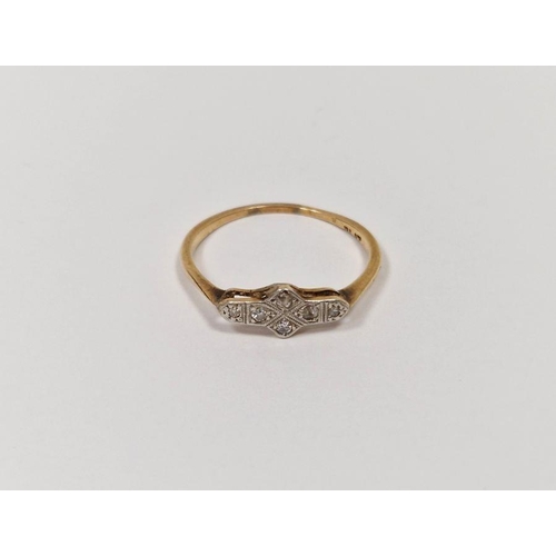 707 - Early 20th century gold, platinum and diamond dress ring in Art Deco setting, having six diamonds in... 