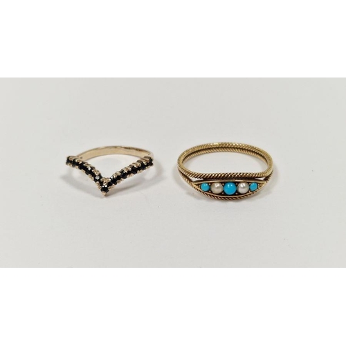 742 - 18ct gold, pearl and turquoise ring set three turquoise and two pearls in elliptical setting with ro... 