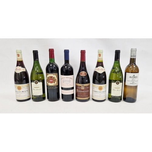 239 - Collection of eight wines to include two bottles Bon Courage South African Sauvignon Blanc, two Chor... 