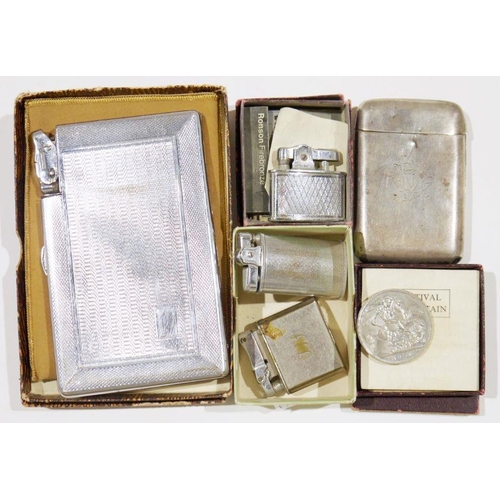 160 - Assorted vintage lighters including the Mosda Automatic Lighter case, engine-turned, in box, a Ronso... 