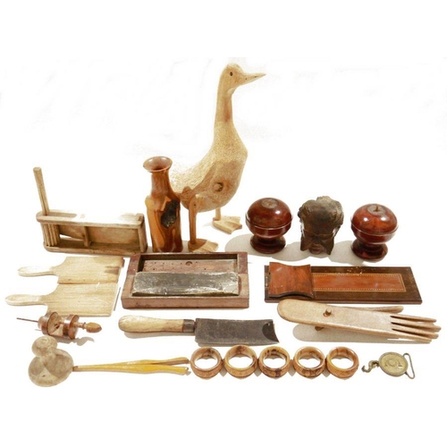 96 - Assorted items of treen including a yew wood vase by William Stanley, 1991, assorted napkin rings, a... 