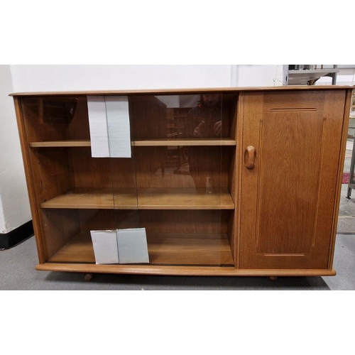 1046 - Retro elm Ercol-style glazed sideboard with single cupboard, H. 87 cm x L. 137 x D. 34cm