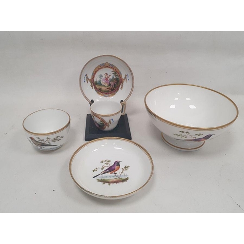 27 - Paris porcelain (La Reine) footed bowl and a breakfast cup and saucer, circa 1790-1800, stencilled i... 