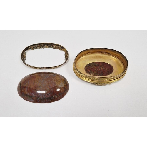 298 - 19th century gilt metal mounted agate snuffbox, the oval top C-scroll decorated inset with orange ov... 