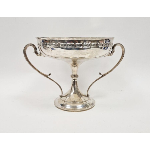 402 - George VI Elkington & co silver two handled comport centrepiece, having pierced foliate border and s... 