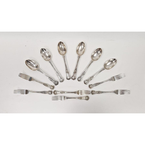 414 - Edwardian set of silver king's pattern table forks and spoons, six of each, hallmarked London 1901/0... 