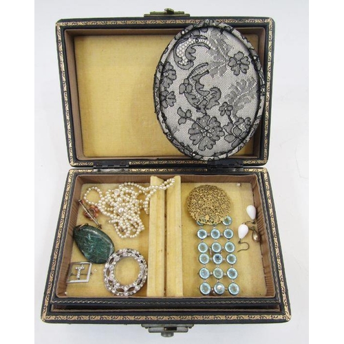 448 - Jewel box, leather with gilt ruled decorations, tray lifts out, lined with velvet, a faux-pearl 1920... 