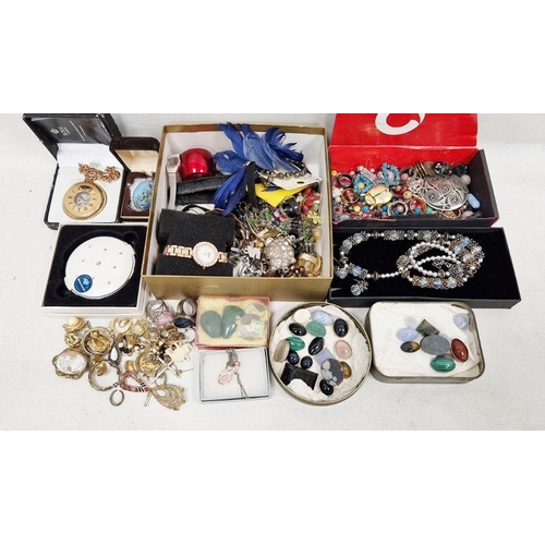 451 - Quantity costume jewellery, compact, quantity loose polished hardstones to include malachite, black ... 