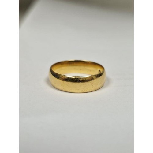 494 - 22ct gold wedding band, 5g approx.