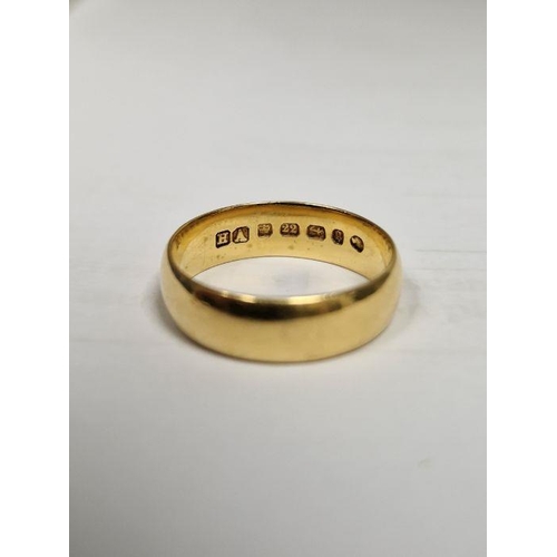 494 - 22ct gold wedding band, 5g approx.