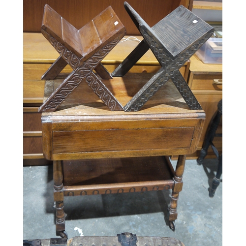 1077 - 20th century oak drop-leaf drinks trolley, of rectangular form raised on turned wooden legs with cas... 