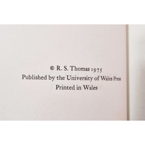 58 - Binding - Sally Lou Smith - Private Press Gwasg Gregynog
 Thomas, R S 
 