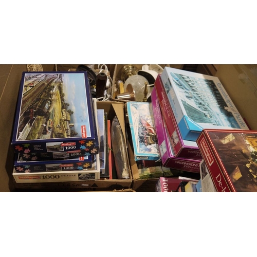 1318 - Large quantity of modern and vintage jigsaw puzzles, mainly railway related (4 boxes plus)