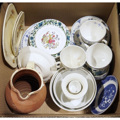 1324 - Small quantity of Johnson Brothers Denmark pattern chinaware to include plates, cups, saucers, bowls... 