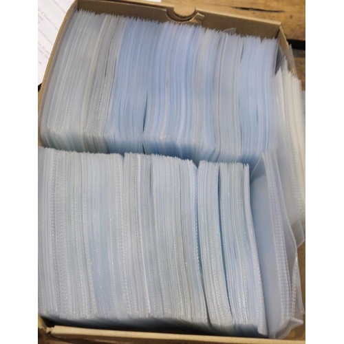 1326 - Small quantity of postcard/photograph albums and plastic sleeves