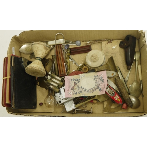 165 - Assorted penknives including mother-of-pearl example and two engine-turned mid-century examples, an ... 