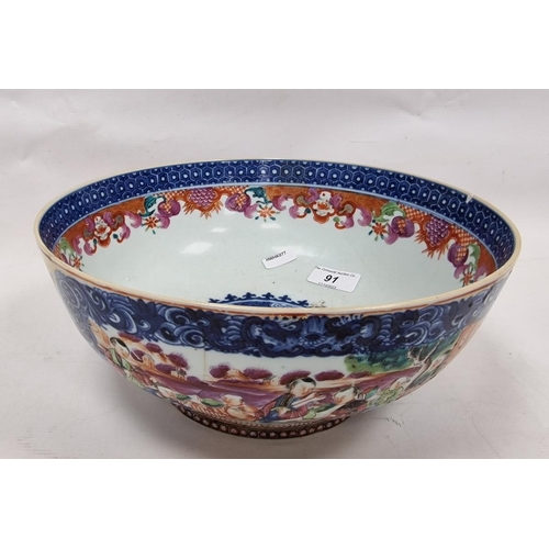 91 - 19th century Chinese export Famille Rose bowl, late 18th/early 19th century, painted with figures ma... 