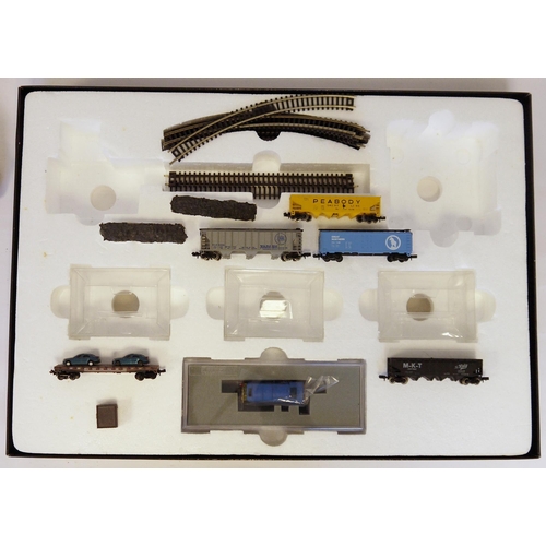 411 - Graham Farish (by Bachmann) N gauge ready to run starter train set, item No 370-025A together with a... 