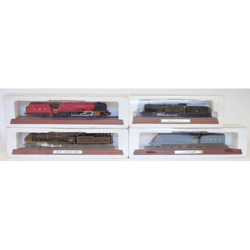 418 - Quantity of boxed and unboxed collectable model locomotive models to include Pacific Chapelon Nord, ... 