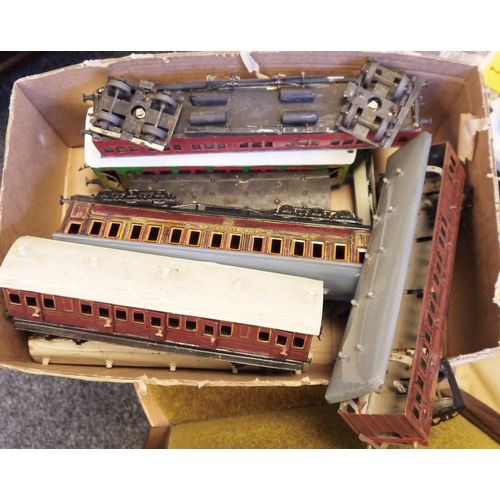 435 - One box of O gauge carriages to include Bing 639 L & HWR guard carriage, Bing II carriage car, A.W. ... 