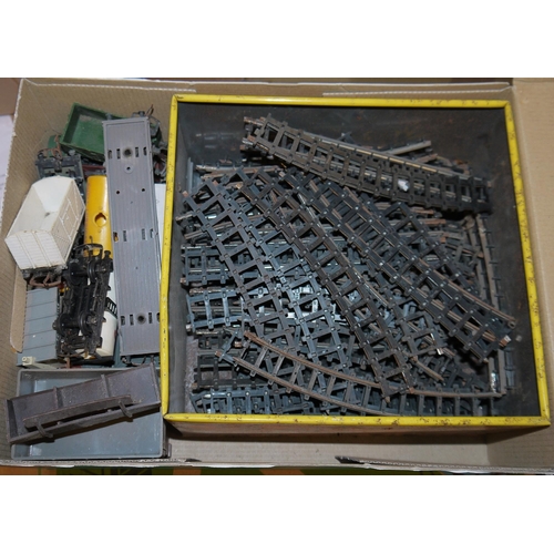 477 - Two boxes of 00 gauge model railway to include boxed Tri-ang Railways R81 Station set, R.225 S.R. Su... 