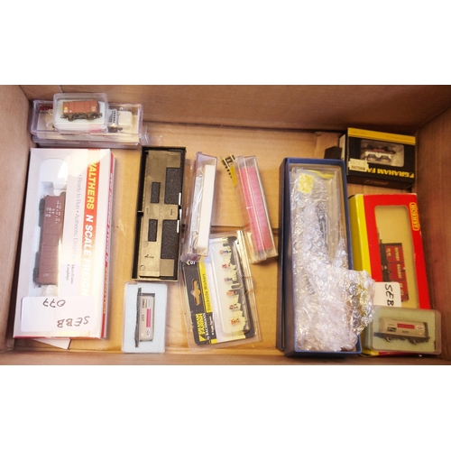 478 - Quantity of boxed mainly N scale model railway to include Bachmann N gauge 51-665-01 The Centennial ... 