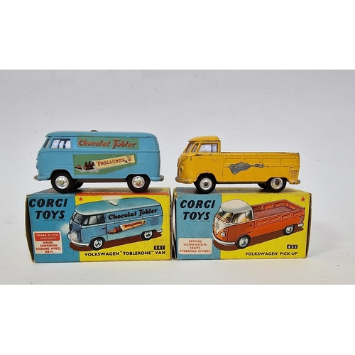 493 - Two boxed Corgi Toys to include 441 Volkswagen 