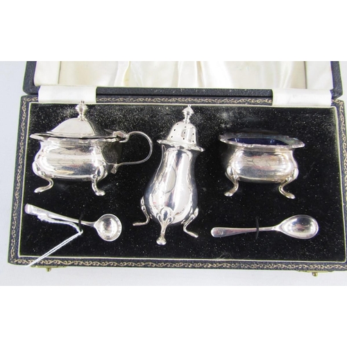 111 - Elizabeth II silver-cased condiment set, assorted date codes, predominantly with date letter E, hall... 