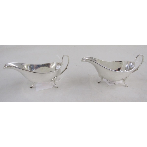 126 - Pair of Georgian style small sauceboats, hallmarked Birmingham, 1928, makers marks for Joseph Gloste... 