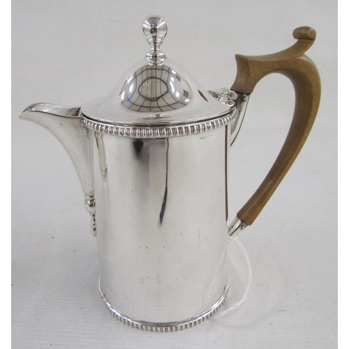 129 - George V silver teapot and a hot-water jug and cover, the hot-water jug hallmarked London, 1911 and ... 