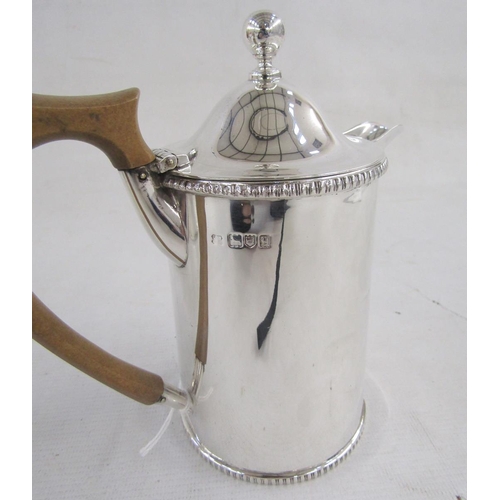 129 - George V silver teapot and a hot-water jug and cover, the hot-water jug hallmarked London, 1911 and ... 