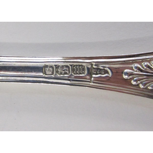 139 - Set of five silver dessert spoons, kings pattern, Sheffield 1904, makers Walker & Hall, 10ozt