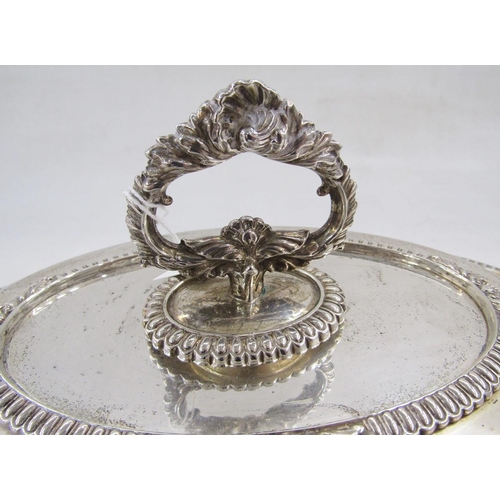 14 - George V silver lidded entree serving dish by Elkington & Co, with reeded borders and acanthus leaf ... 