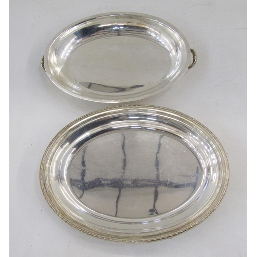 15 - George VI silver lidded entree serving dish by Walker & Hall, with reeded border hallmarked Sheffiel... 