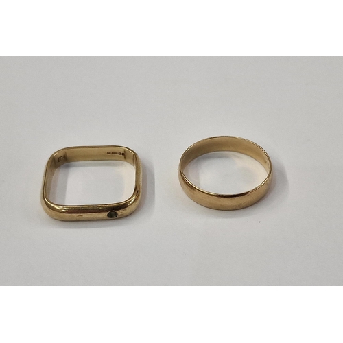 165A - 9ct gold square ring (size N) and a 9ct gold wedding band (size O3/4), 5.1 g approx