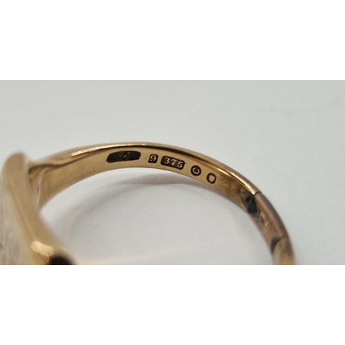 178 - 9ct gold signet ring, initial engraved 'T', 6.7g approx. Size T