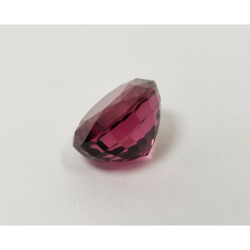 214 - Unmounted oval faceted garnet, 6-7mm wide, 1.4g