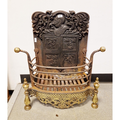 1055 - Large Dutch cast iron fireback with firegrate, the back with moulded decoration depicting coat of ar... 