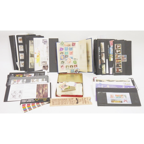 113 - Collection of 20th century worldwide stamps and British first day covers, including World Cup winner... 