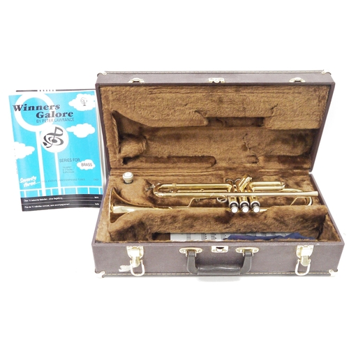 121 - Elkhart 300 series (Vincent Bark International Limited) trumpet in hard case, no.ML above 22280 and ... 