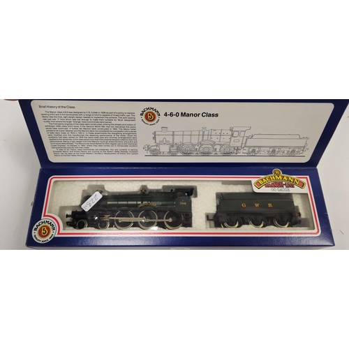 228 - Two Bachmann Branch-line 00 gauge boxed locomotives and tenders to include 31.302 4-6-0 Manor class ... 